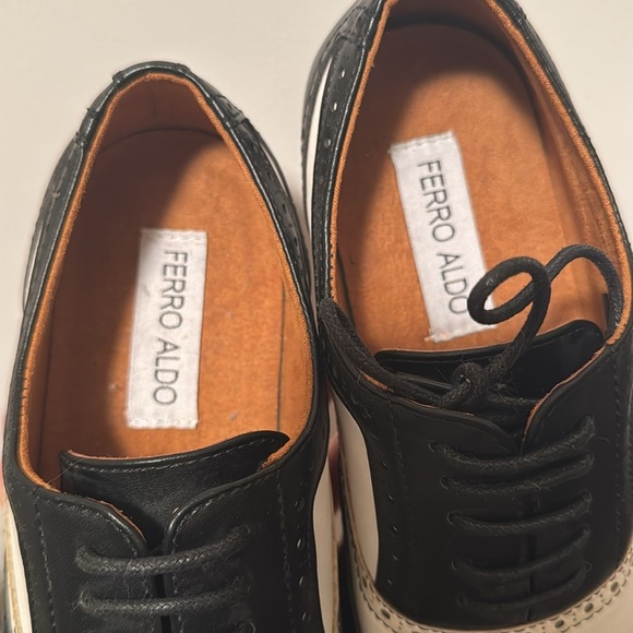 Ferro Aldo Black and White 50s Inspired Sadle Oxford Shoes - Picture 6 of 8